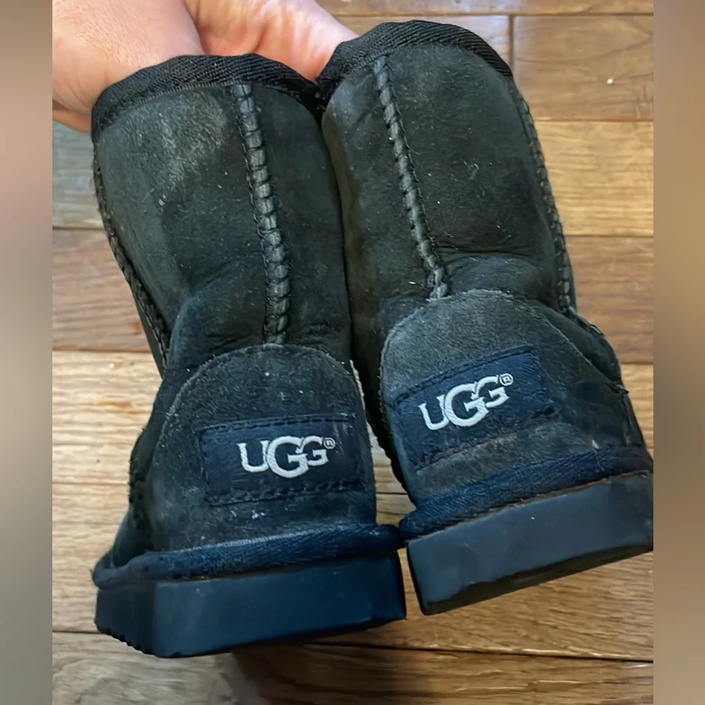 UGG Black classic boots for size 6 toddler
